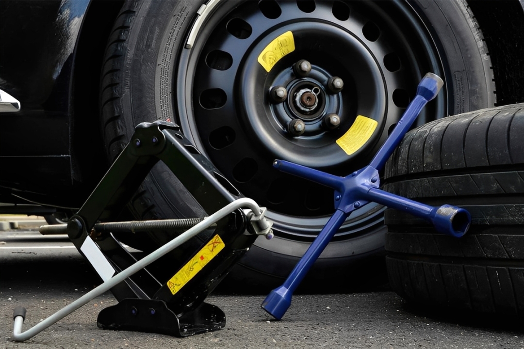 lốp dự phòng ô tô