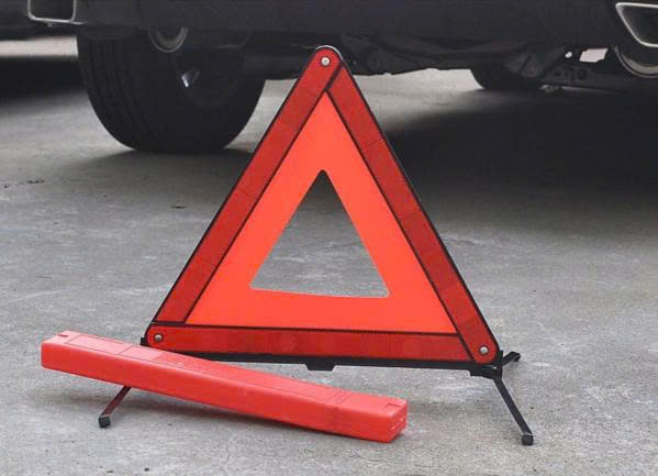 Tam Giác Cảnh Báo